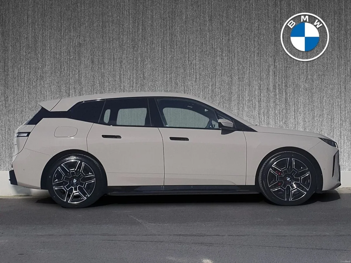 BMW iX xDrive45 M Sport - Image 4