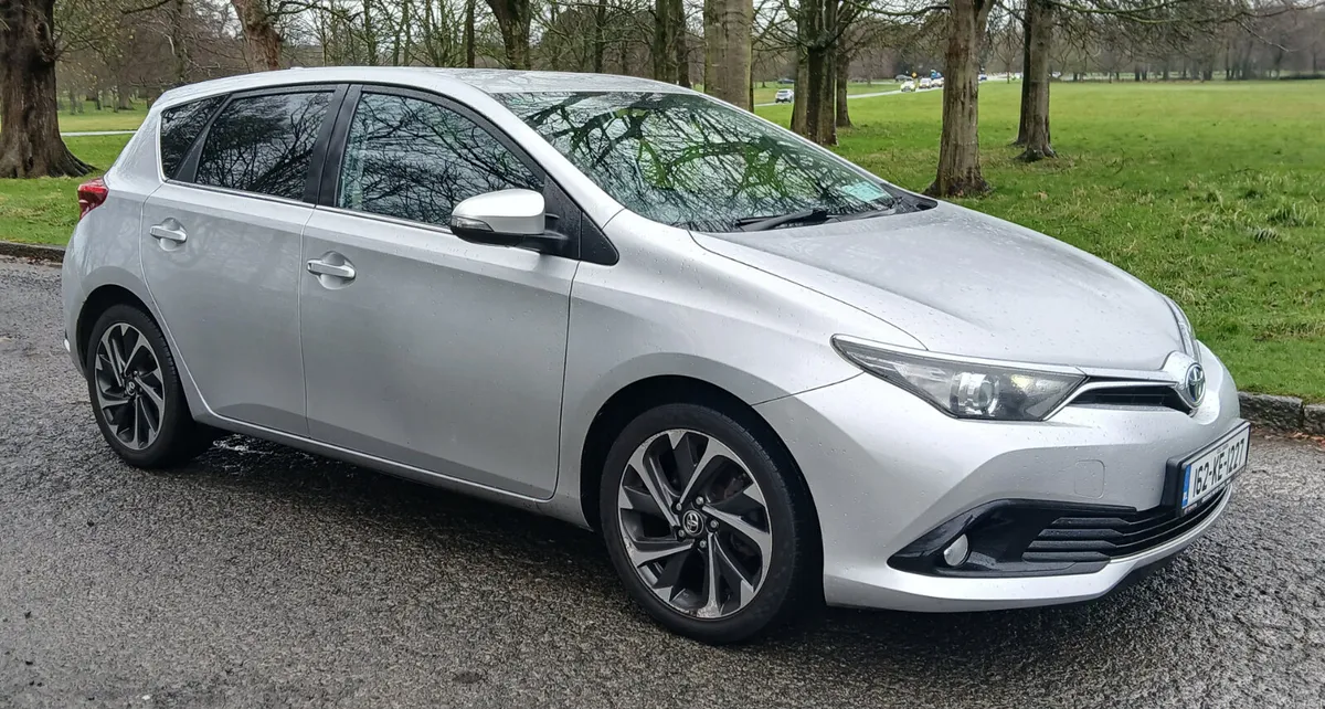 Toyota Auris 2016 *HYBRID 1.8 AUTO* IRISH CAR - Image 1