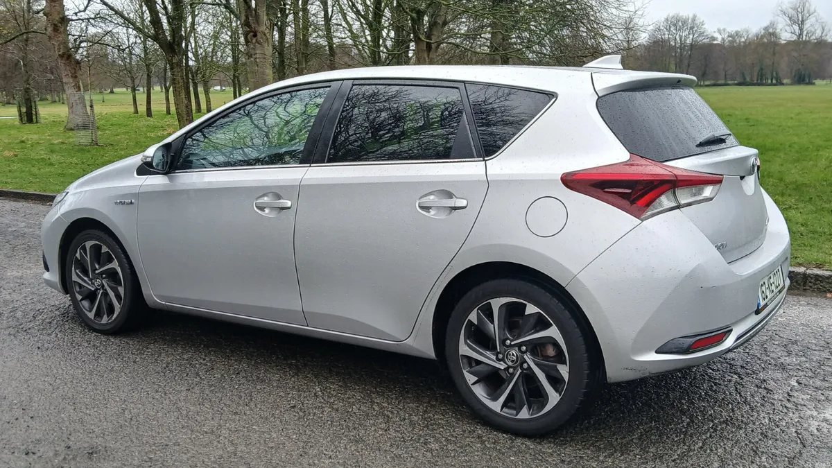 Toyota Auris 2016 *HYBRID 1.8 AUTO* IRISH CAR - Image 2