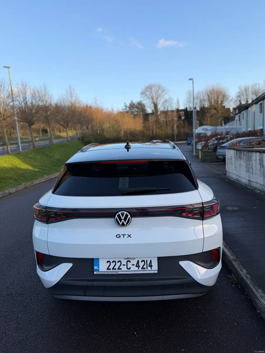 Volkswagen ID.4  GTX 2022 - Image 2
