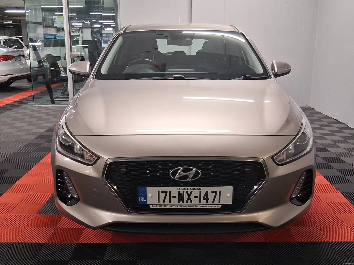 2017 Hyundai i30 **DELUXE** - Image 4
