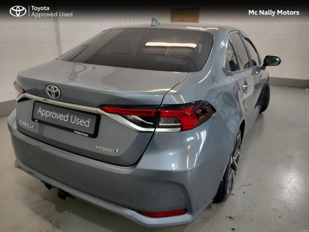 Toyota Corolla TOP SPEC HYBRID SOL SALOON - Image 3