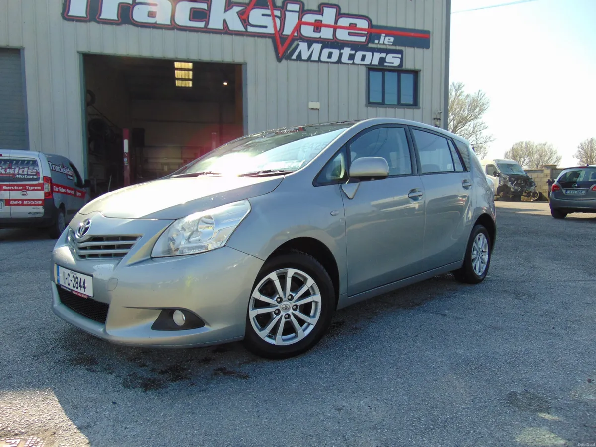2011 Toyota Verso 2.0 D-4D LUNA RC 5DR - Image 2