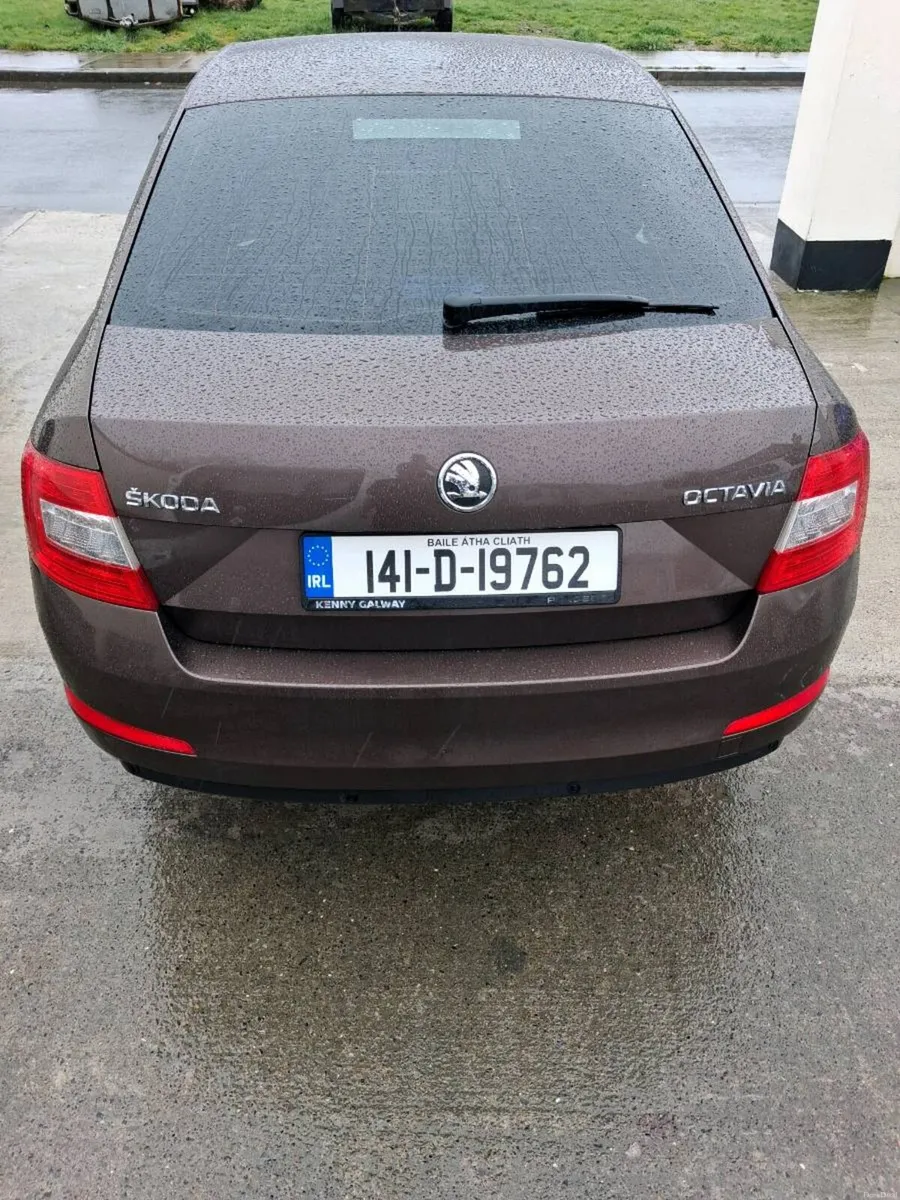 141 SKODA OCTAVIA AMBITION 1.6 TDI 105HP DSG - Image 3