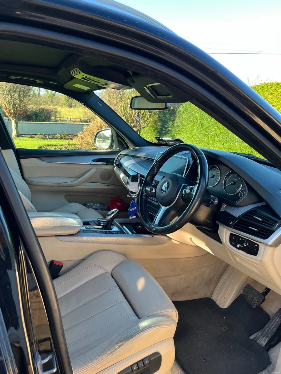 BMW X5 2015 - Image 2