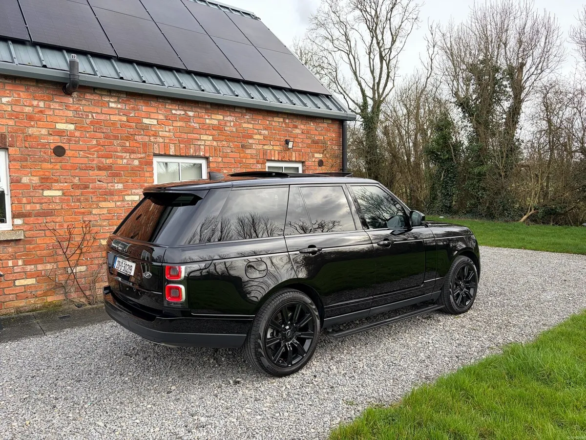 Land Rover Range Rover P400e Autobiography - Image 3