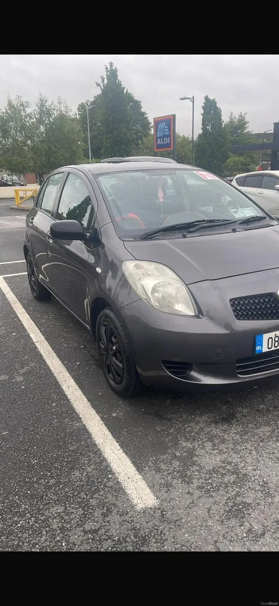 08 Toyota yaris - Image 2