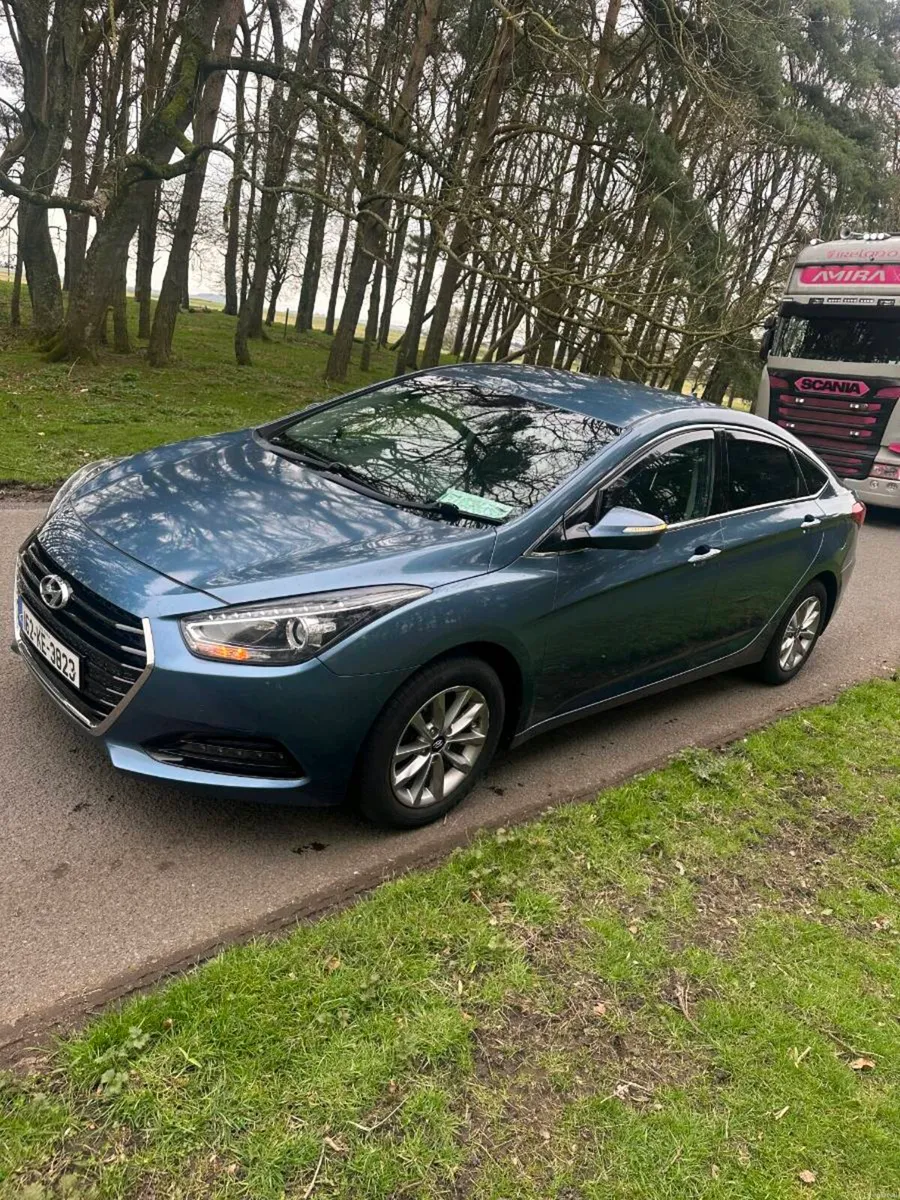 Hyundai i40 1.7 CRDi Executive Blue Drive - Image 2