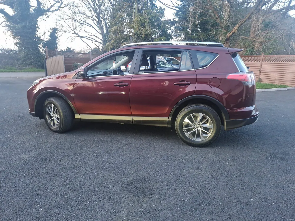 Toyota rav 4 hybrid 2016 - Image 2