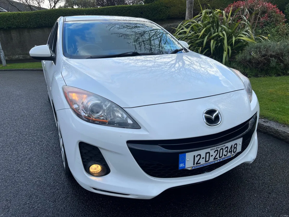 2012 Mazda 3 Sport Hatchback - Image 4