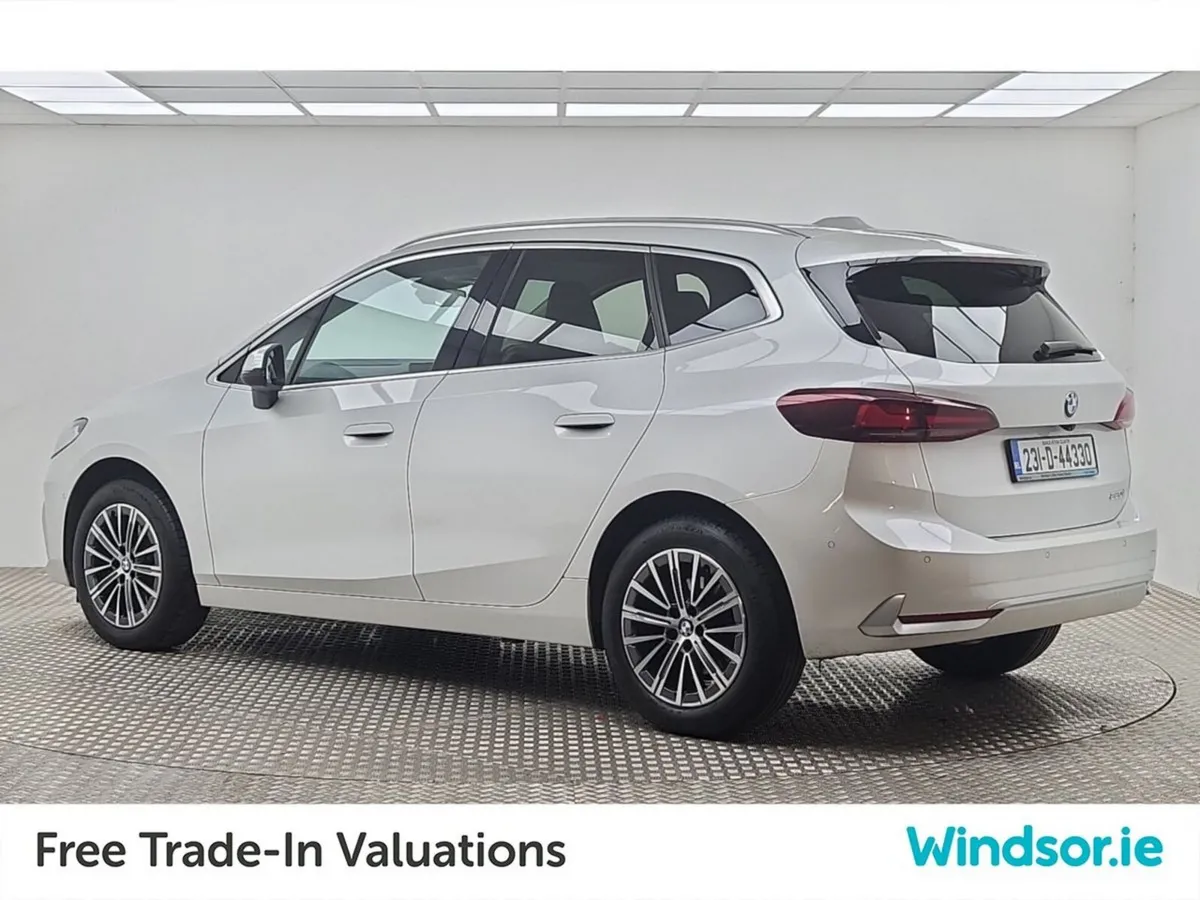 BMW 2-Series 220i Luxury Auto - Image 4