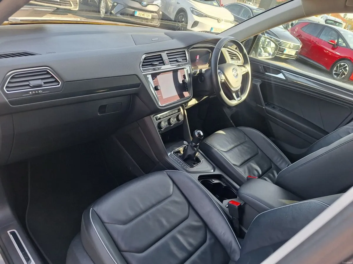 Volkswagen Tiguan Allspace R-Line 2.0 TDI 150HP ** - Image 4