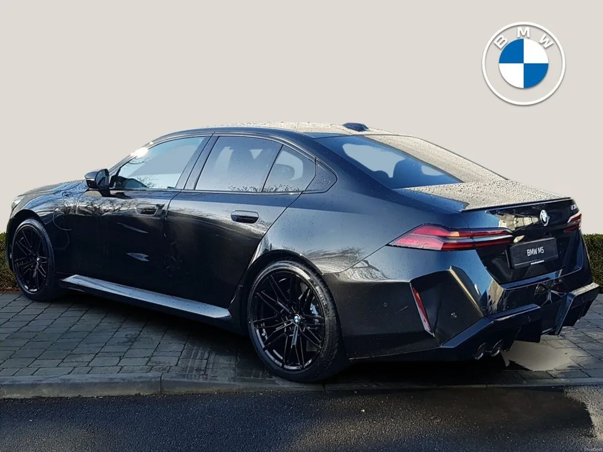 BMW M5 4.4 - Image 2