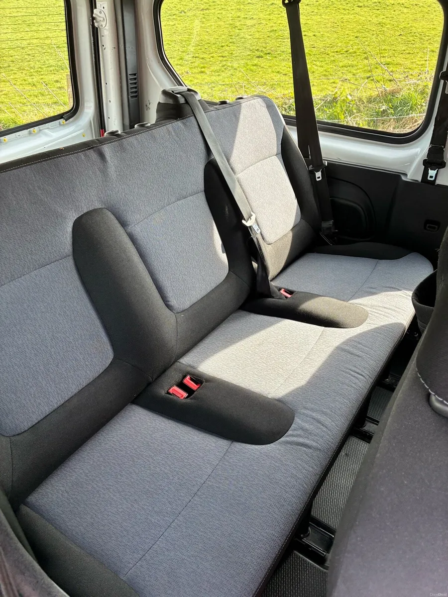 2017 Opel Vivaro 9 seater - Image 3