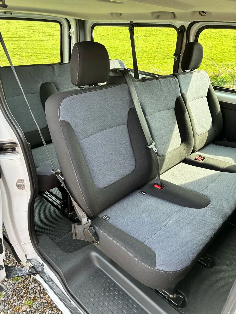 2017 Opel Vivaro 9 seater - Image 4