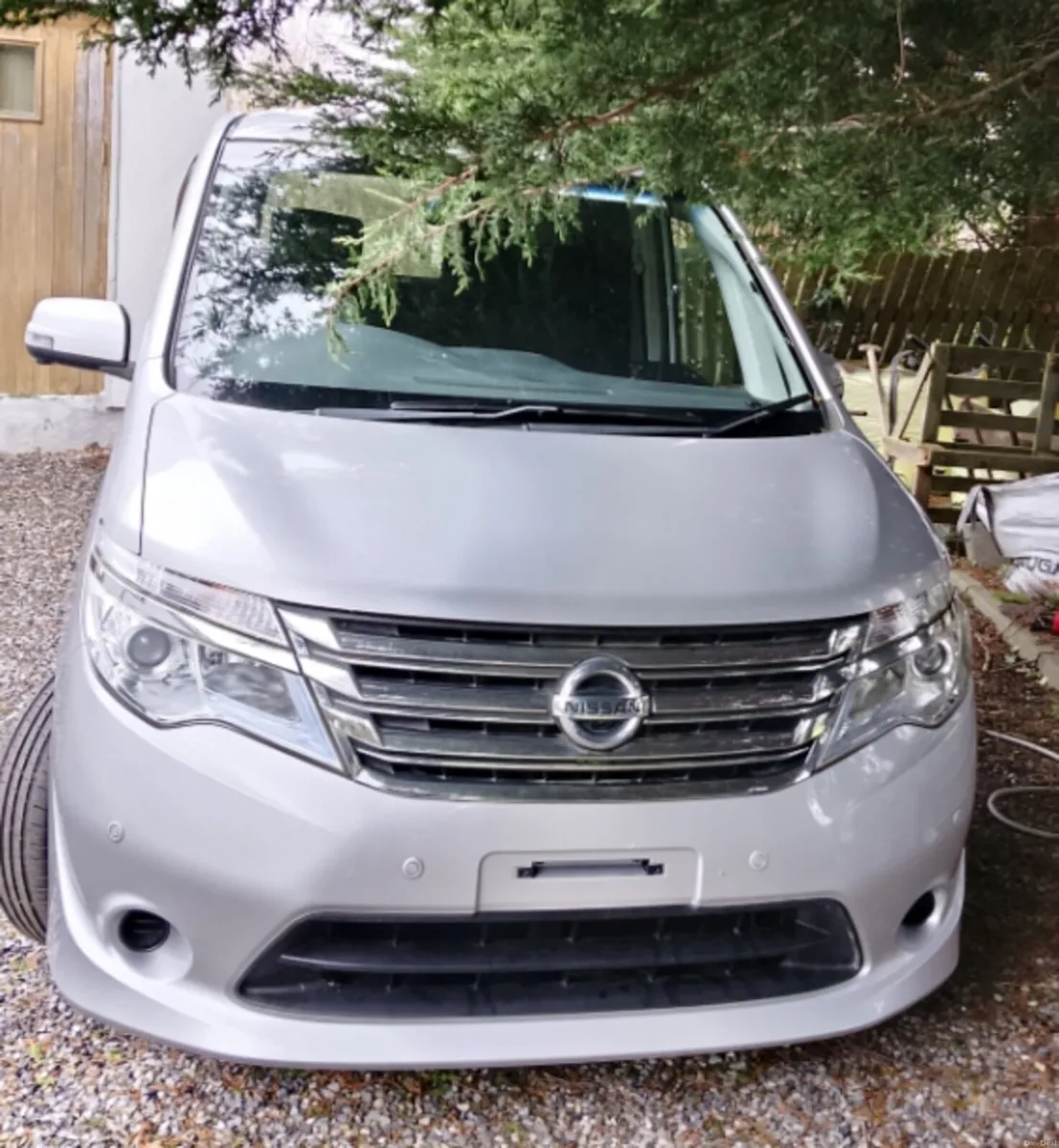 2014 nissan Serena - Image 1