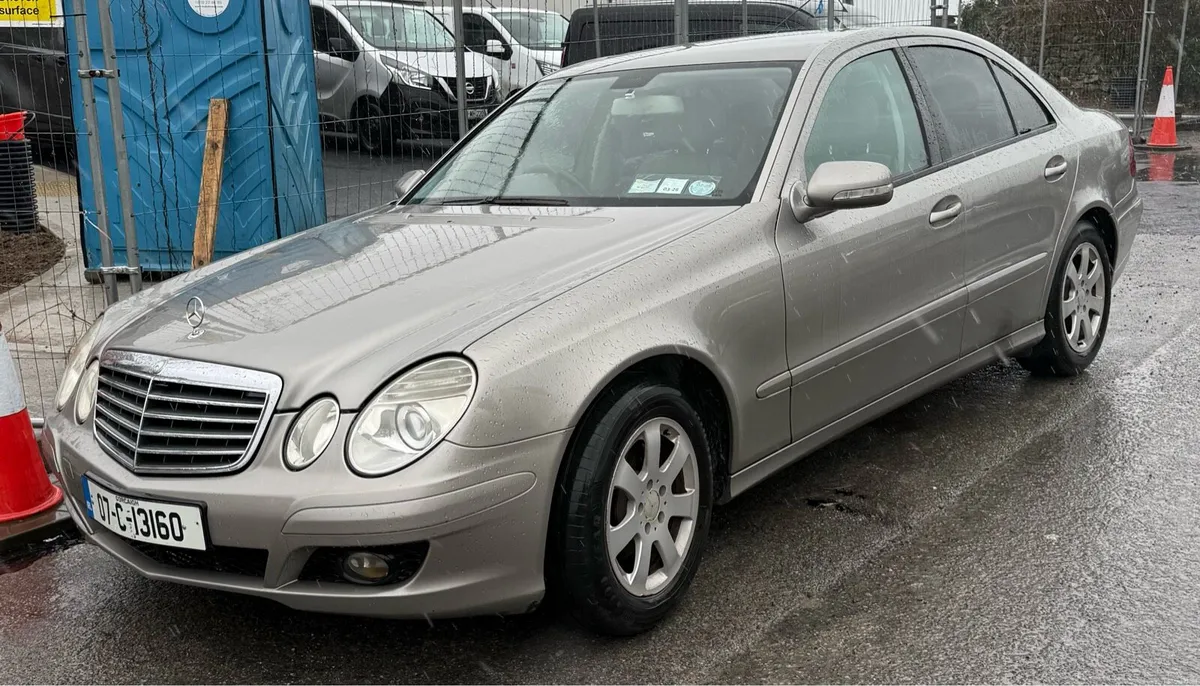 E220 Mercedes 2007 - Image 1