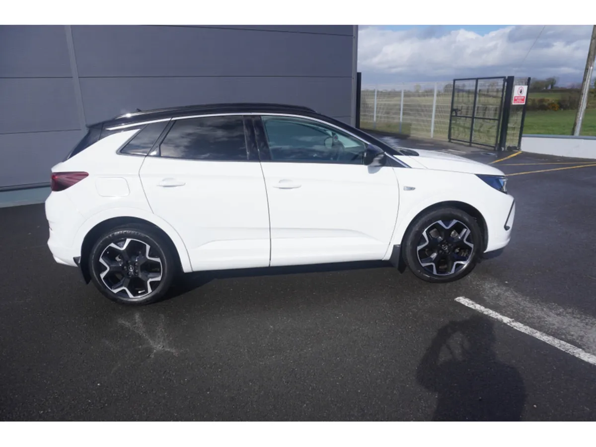 Opel Grandland ELITE-1.5 130PS-DS 130PS-DSL-8SPA-M - Image 2