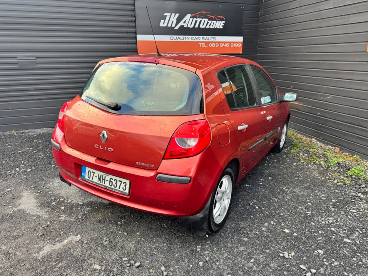 Renault Clio 3 1.2 16V DYNAMIQUE - Image 4