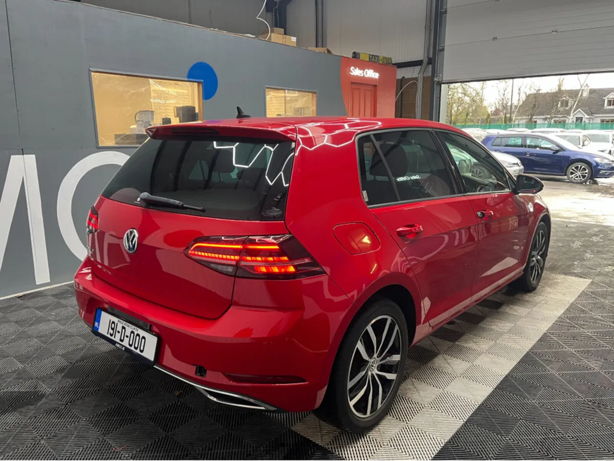 Volkswagen Golf 2019 VOLKSWAGEN GOLF TSI HIGH LINE - Image 2