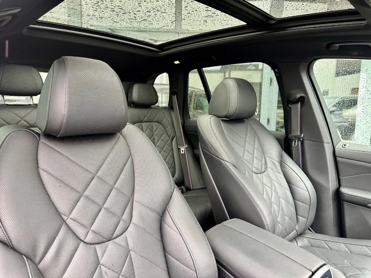 BMW X5 ++TECH PACK / SKY LOUNGE++ XDRIVE50E M SPOR - Image 4