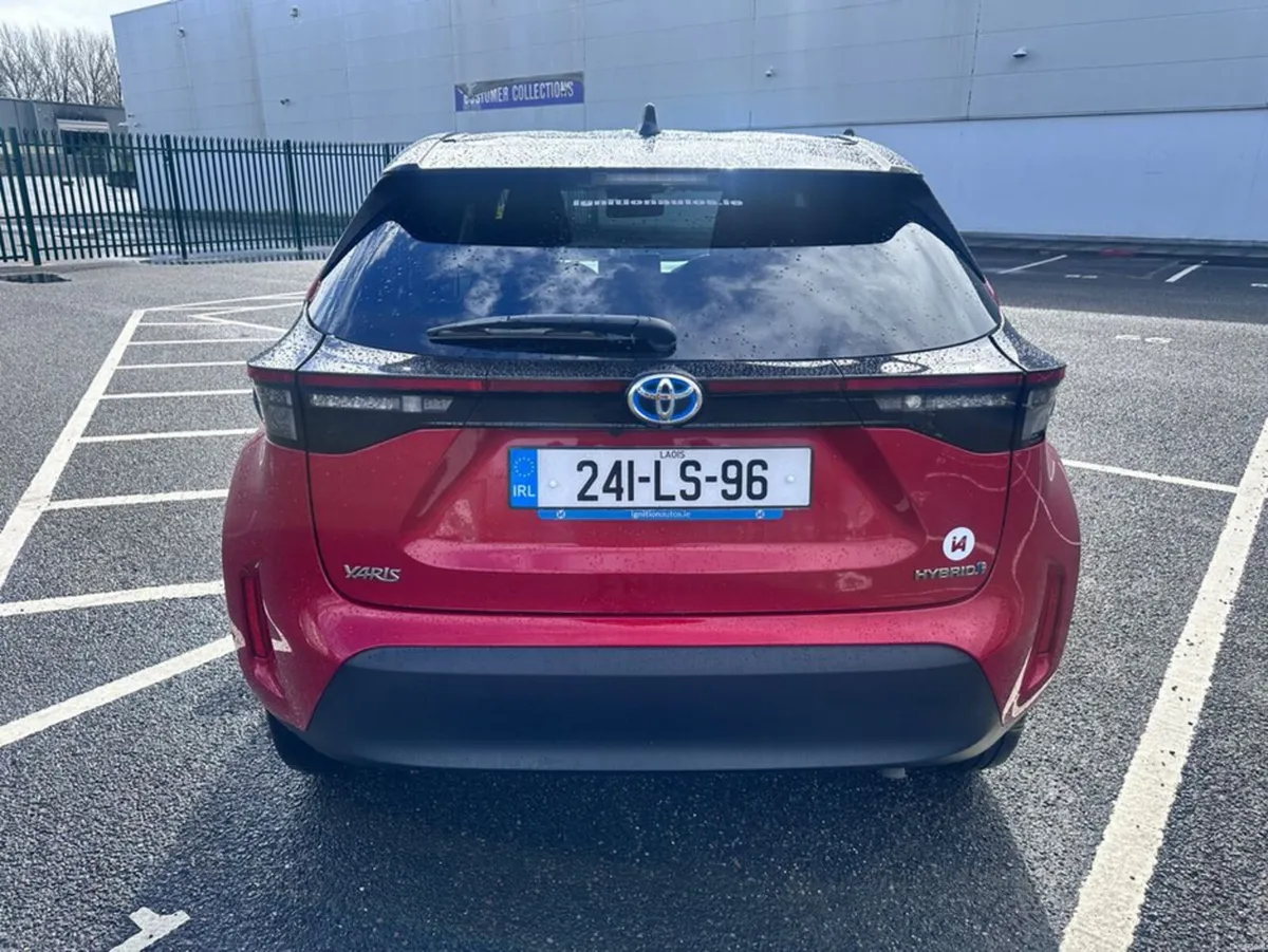 Toyota Yaris Cross HYBRID/PETROL, LUNA SPORT, AUTO - Image 4