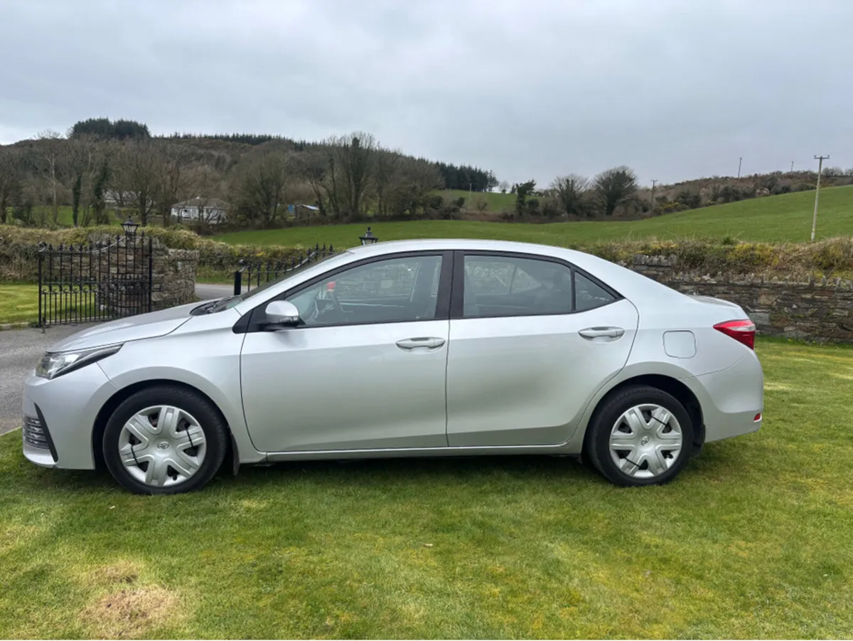 Toyota Corolla 1.4 D-4D TERRA 4DR - Image 3