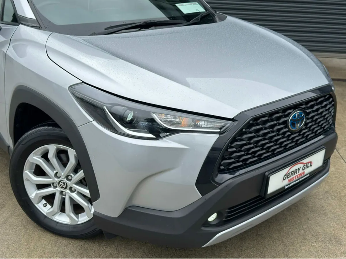 Toyota Corolla LUNA 1.8 4DR AUTO - Image 3