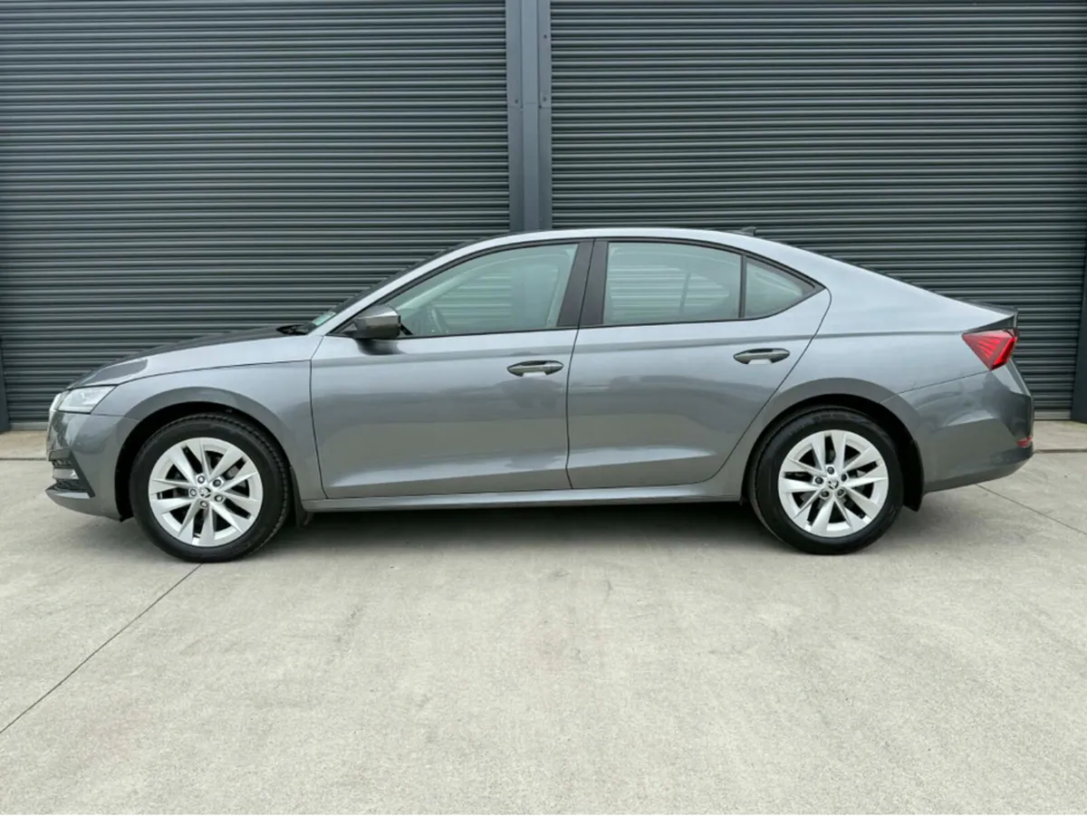 Skoda Octavia AMBITION 1.0 TSI 110bhp - Image 3