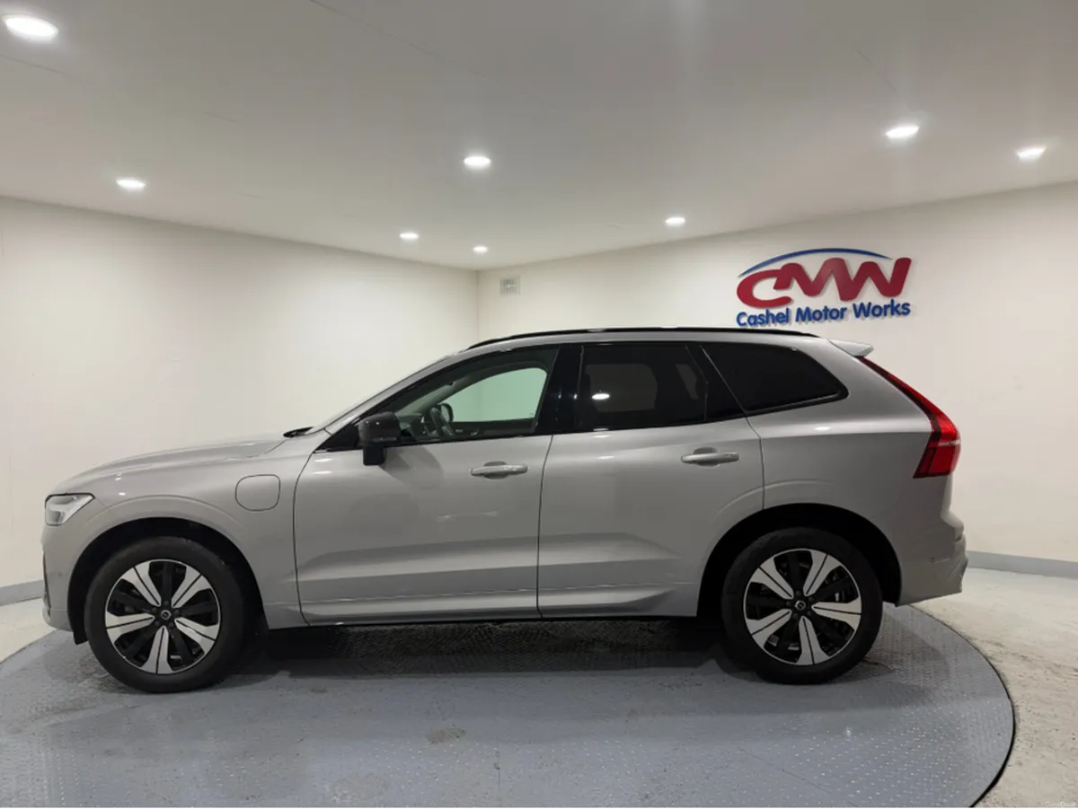 Volvo XC60 PLUS T6 RECHARGE AWD**FULL LEATHER**PAN - Image 4