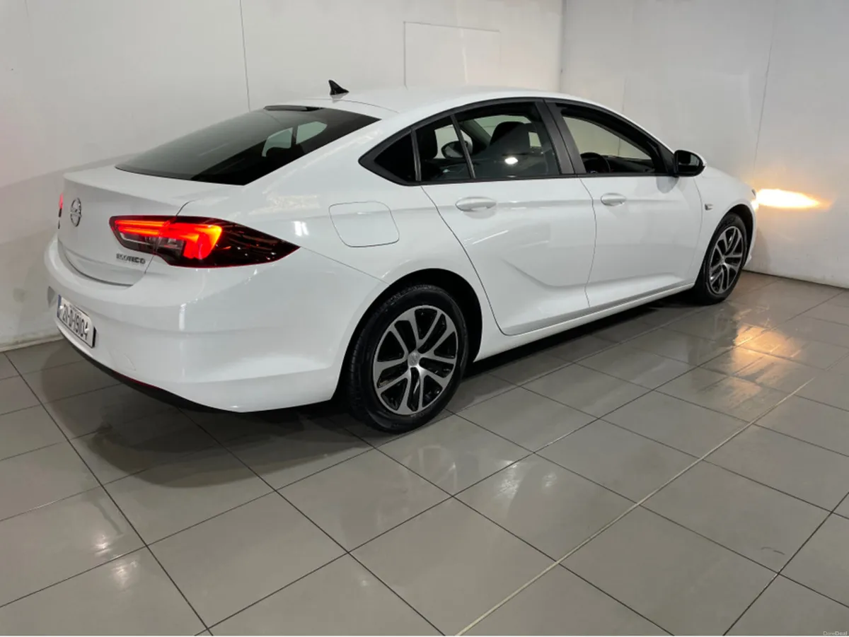 Opel Insignia CLOSED GOOD FRIDAY AND EASTER SATURD - Image 3