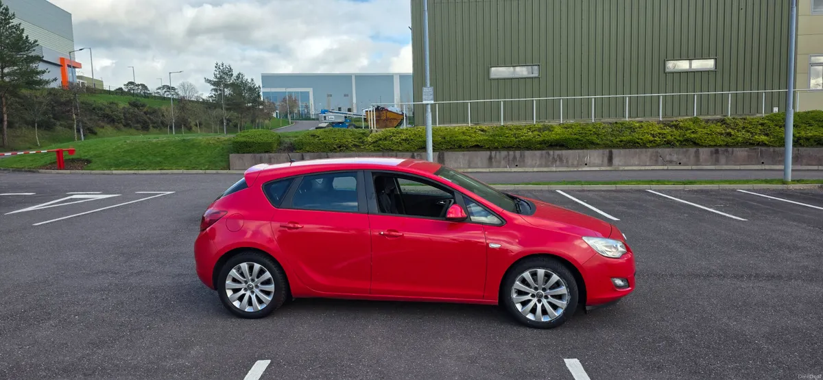 Vauxhall Astra 2011 New NCT - Image 4