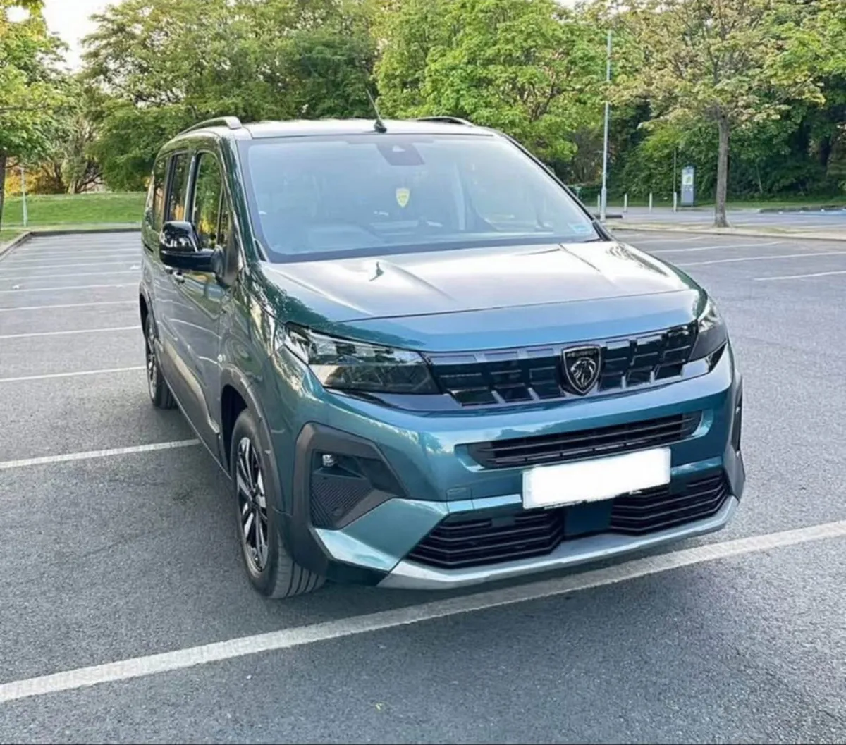 2025 Peugeot Rifter 7 Seater Wheelchair Accessible - Image 3