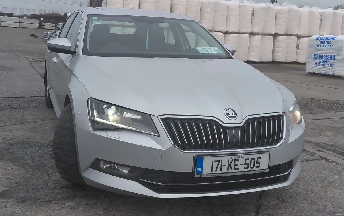 Skoda Superb 2017 - Image 1