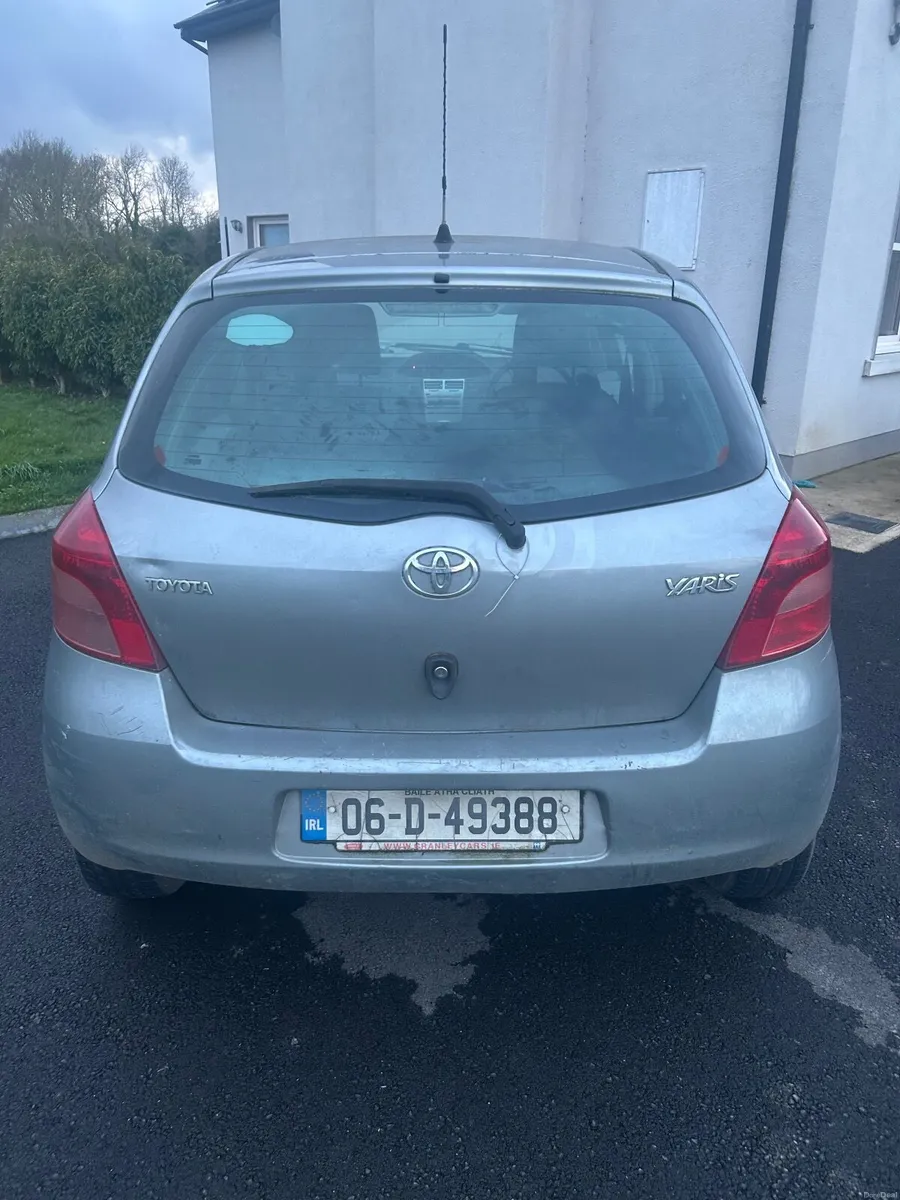 Toyota Yaris 2006 - Image 2