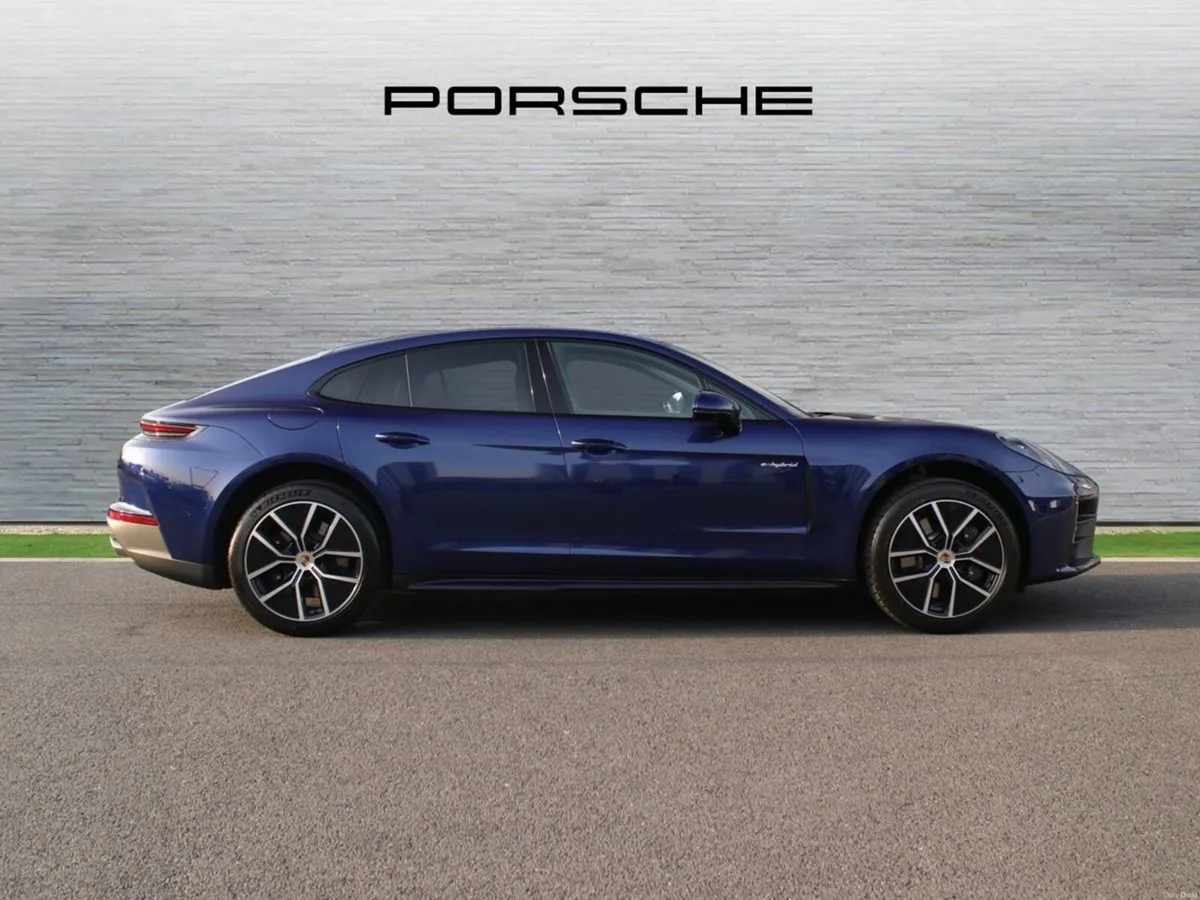 Porsche Panamera 4 E-Hybrid (New) - Image 4