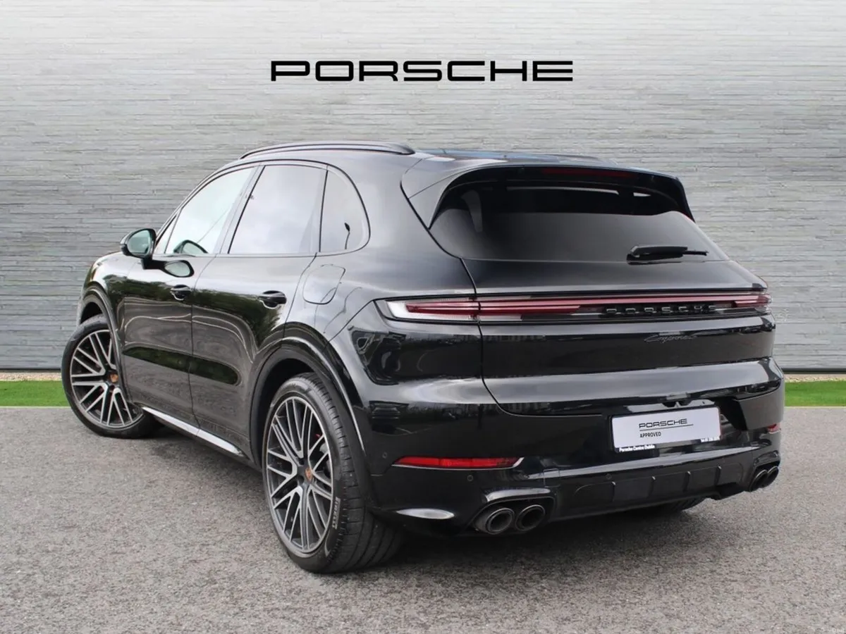 Porsche Cayenne S E-Hybrid Black Edition - Image 3