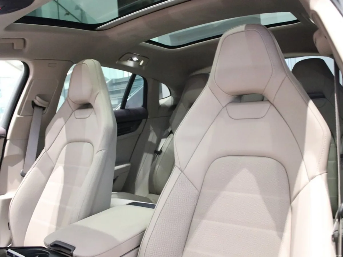 Porsche Panamera 4 E-Hybrid (New) - Image 5