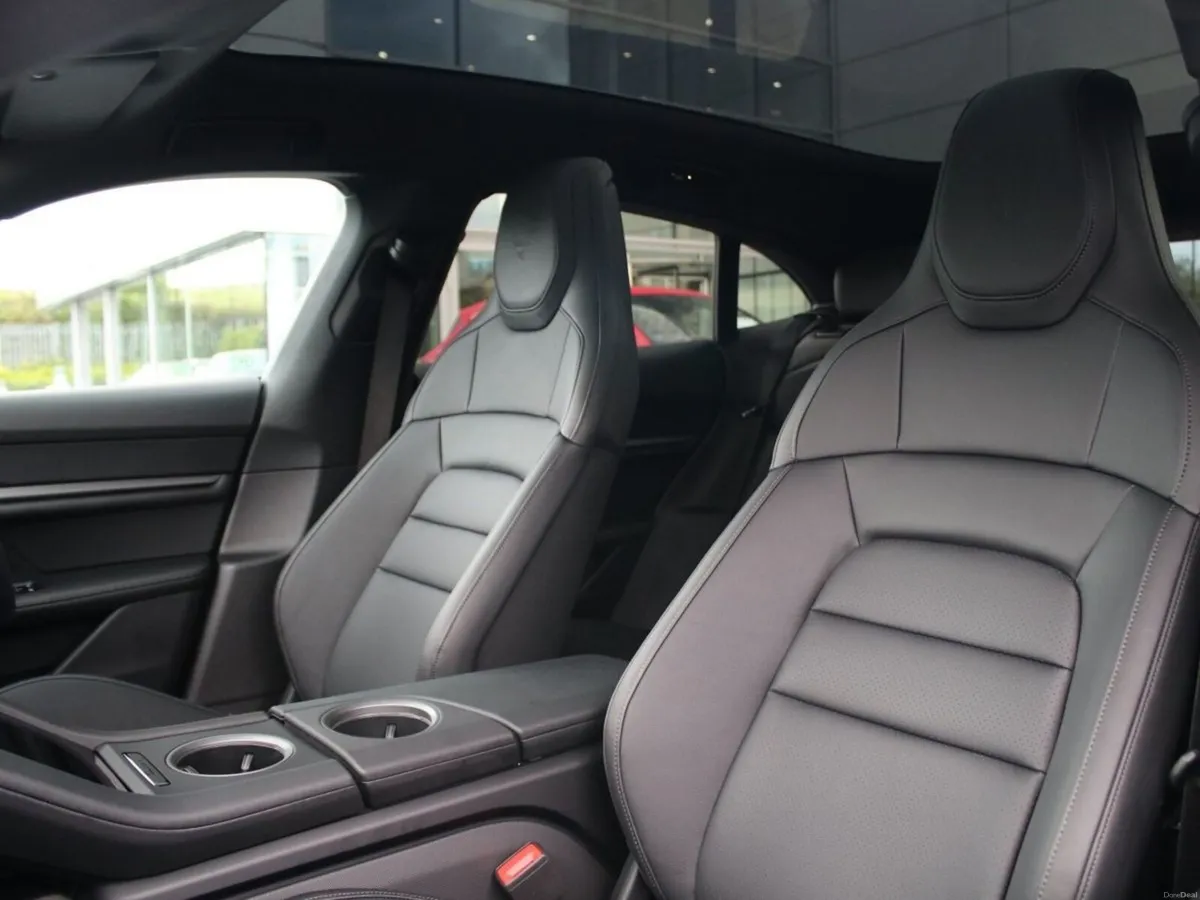 Porsche Taycan 4 Cross Turismo - Image 5