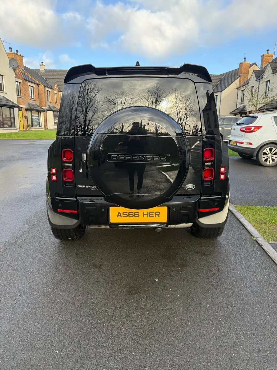 Land Rover Defender - Image 4