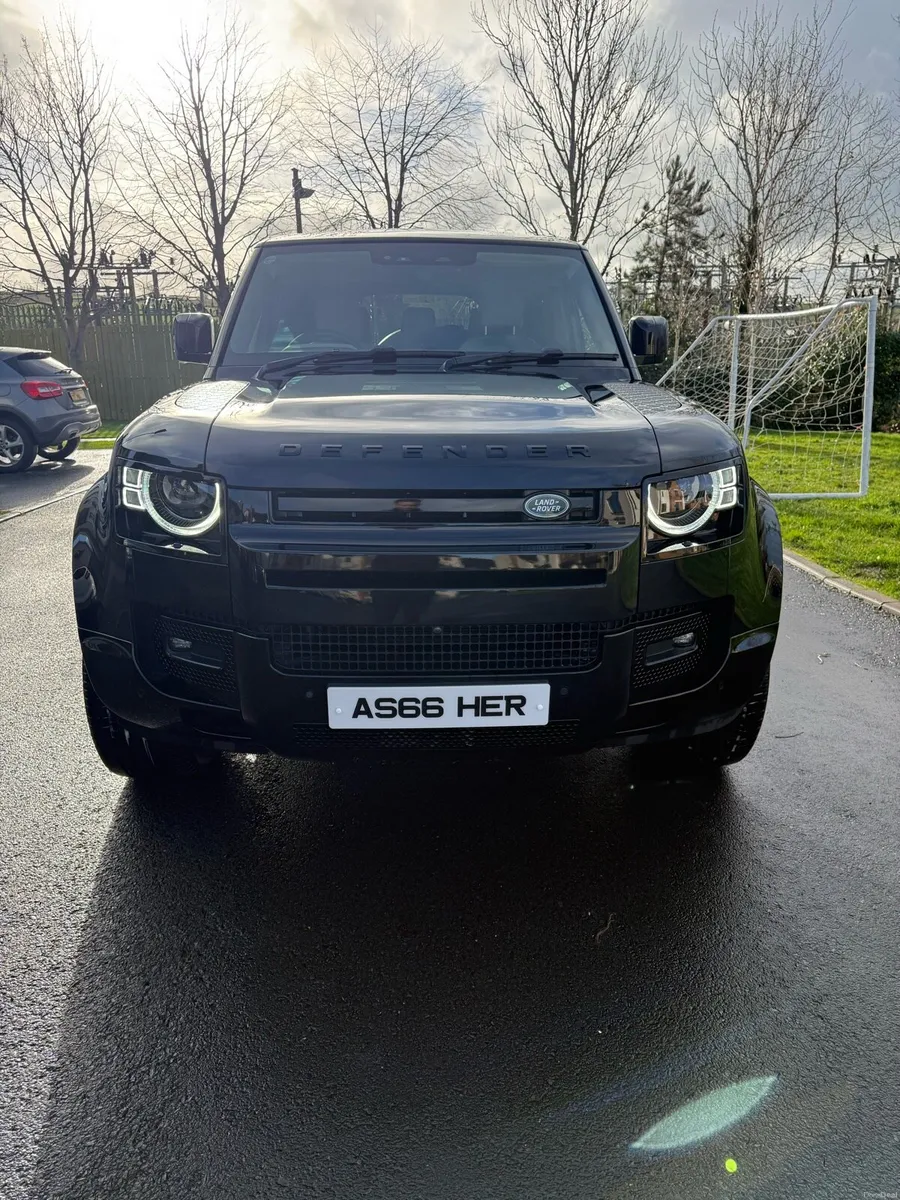 Land Rover Defender - Image 2