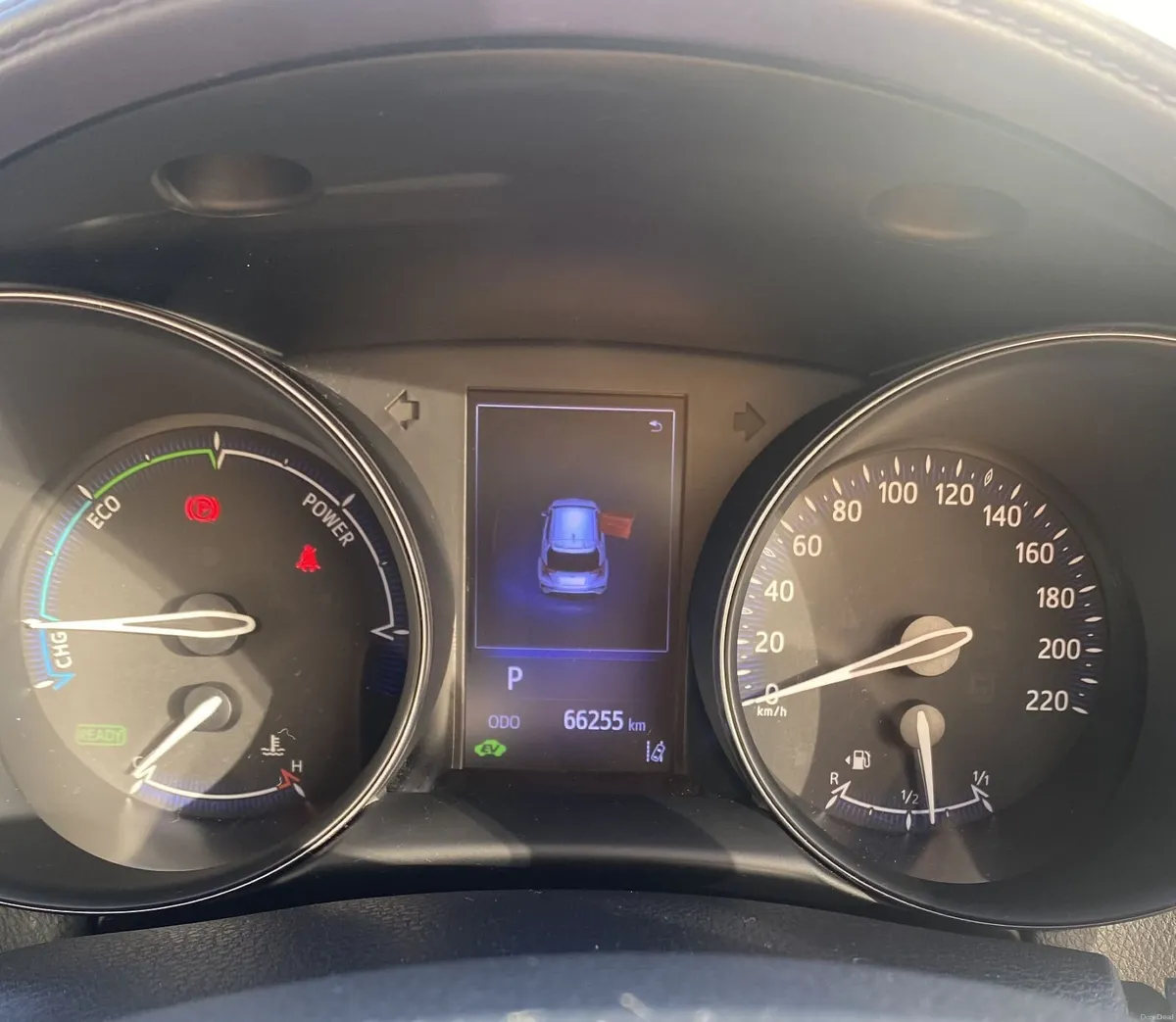 Toyota C-HR 2017 Luna Sport Hybrid - Image 4