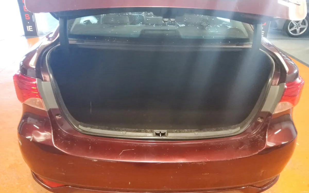 Toyota Avensis 2012 - Image 4