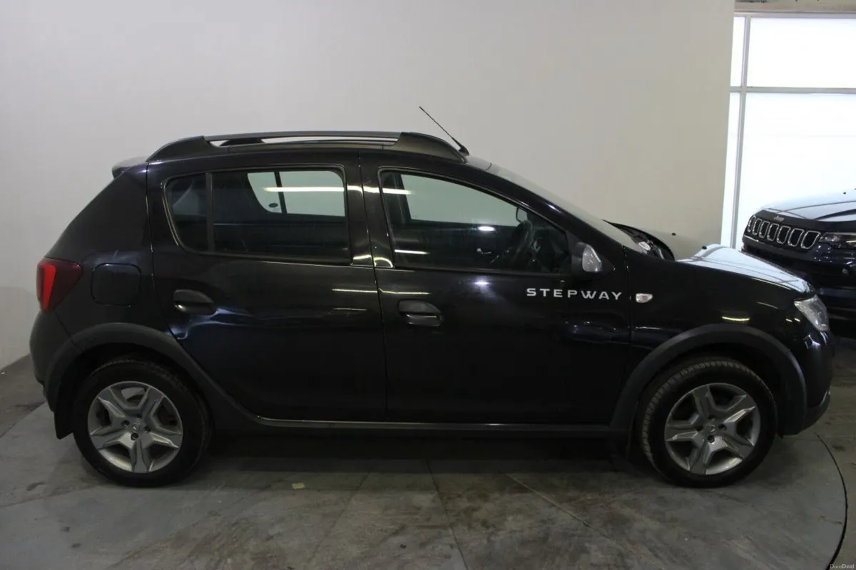 Dacia Sandero Stepway 1.5 dCi 90 STEPWAY SIGNATURE - Image 2