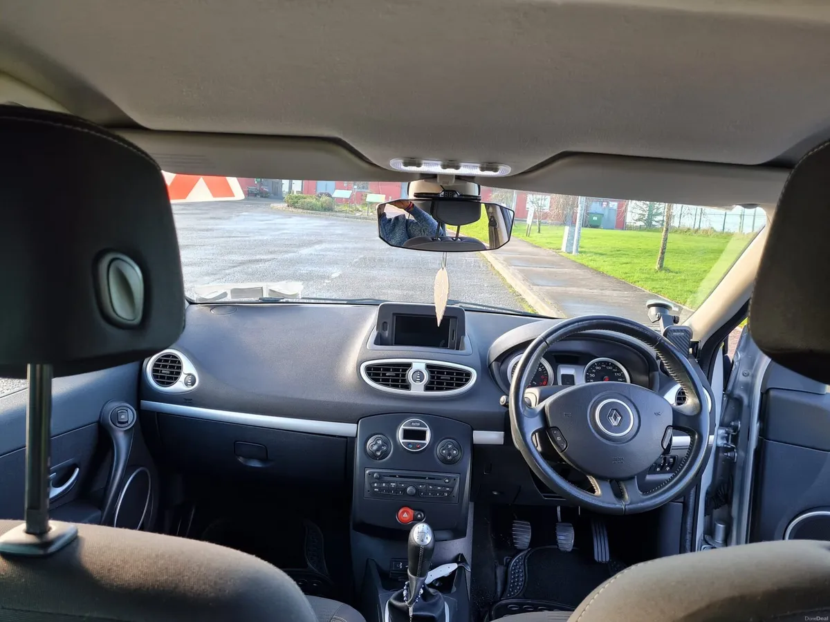 Renault Clio - Image 4