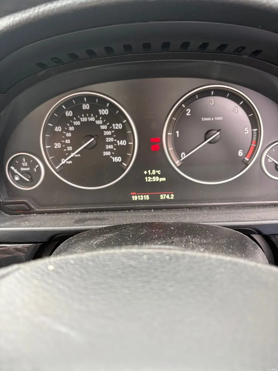 BMW 5-Series 2012 - Image 2