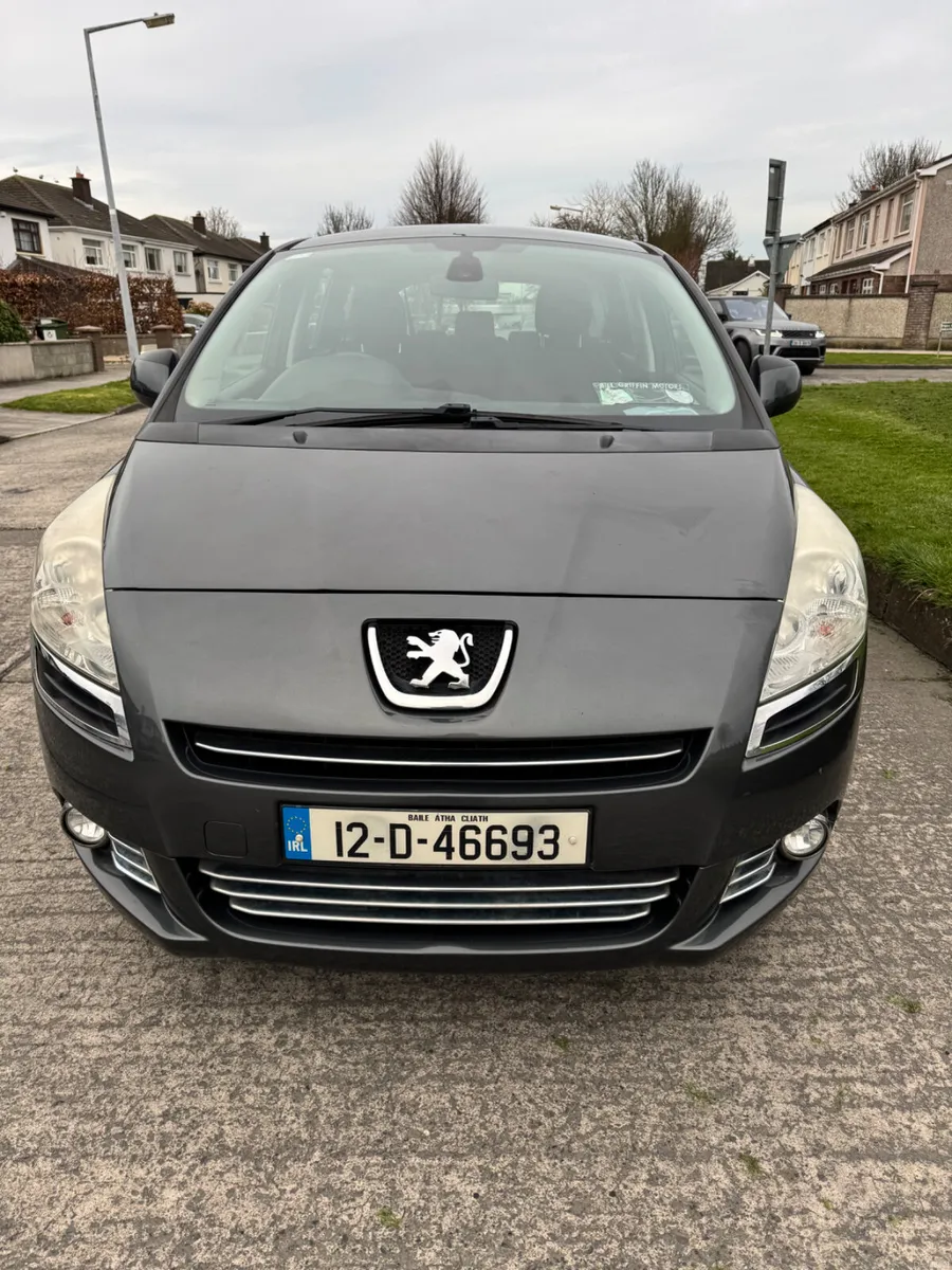 Peugeot 5008 2012 - Image 1