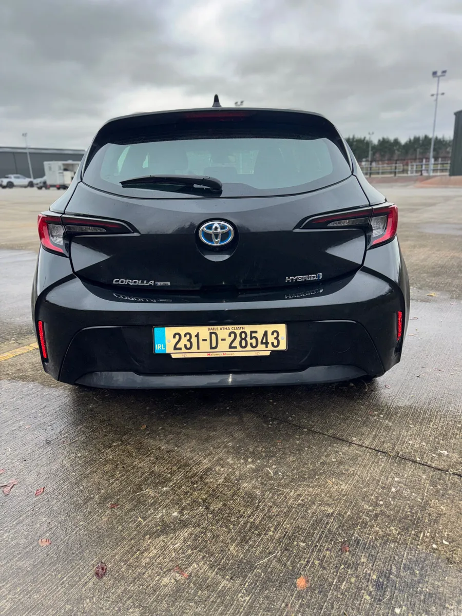 Toyota Corolla 2023 - Image 2