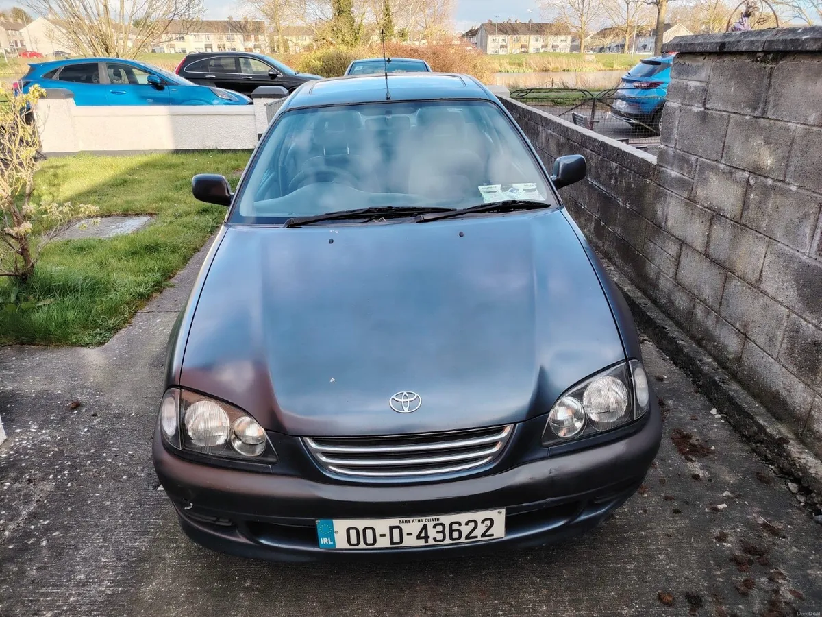 Toyota Avensis 2000 - Image 2