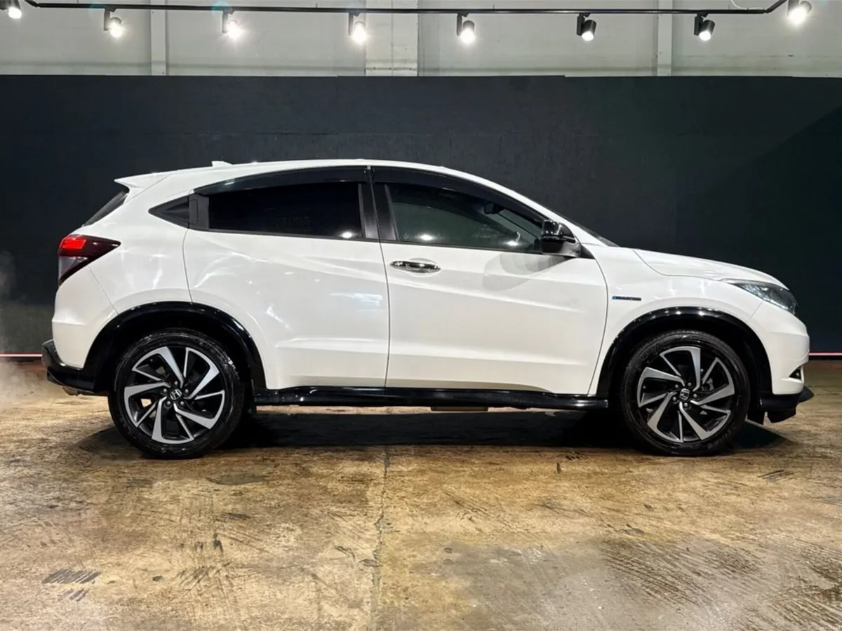 Honda Vezel RS EDITION - BLACK HALF LEATHER SEATS - Image 3